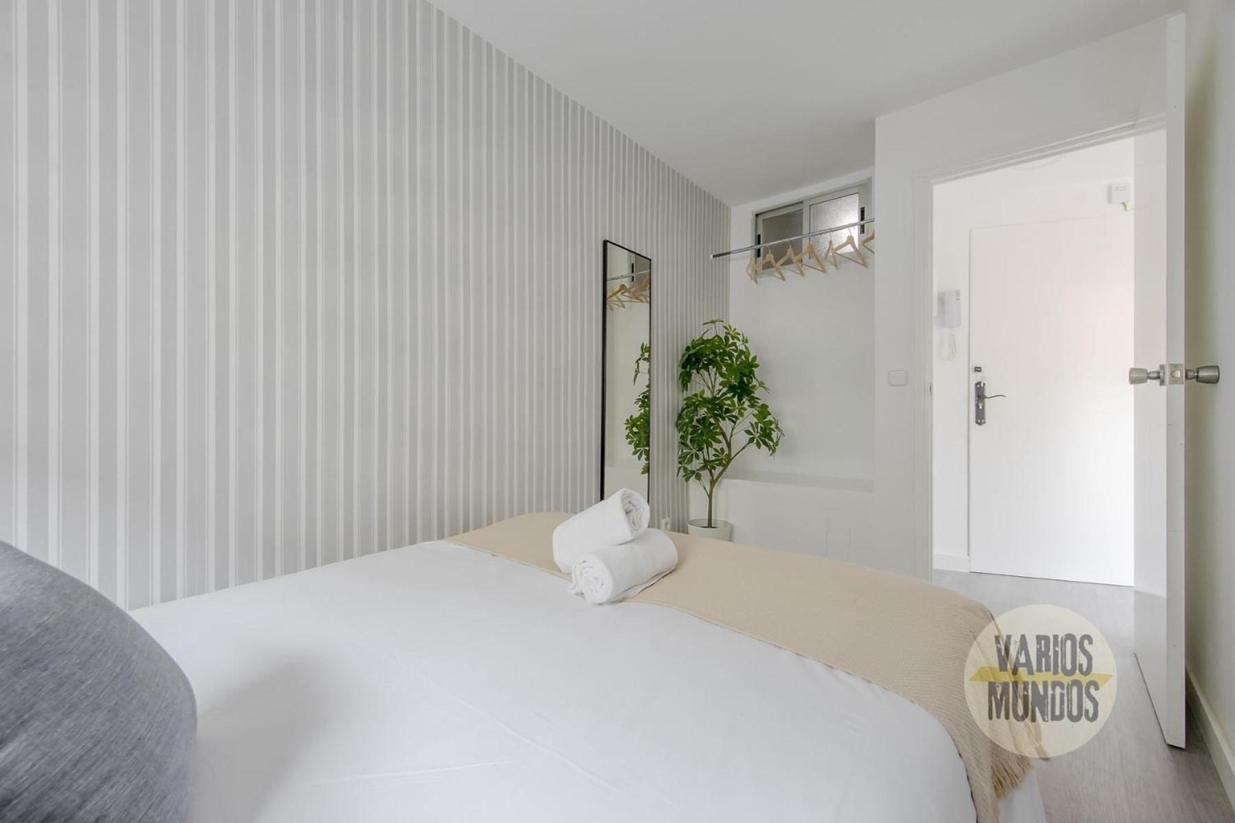 Atico Calle Silva Para 3Pax Con Terraza Esquina Con Gran Via E2 Madrid Exteriör bild